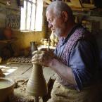 Potter maker